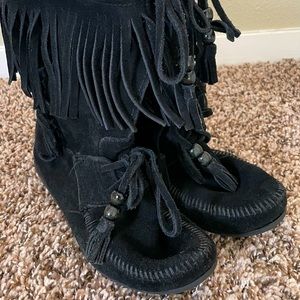 Minnetonka High Top Fringe Boot